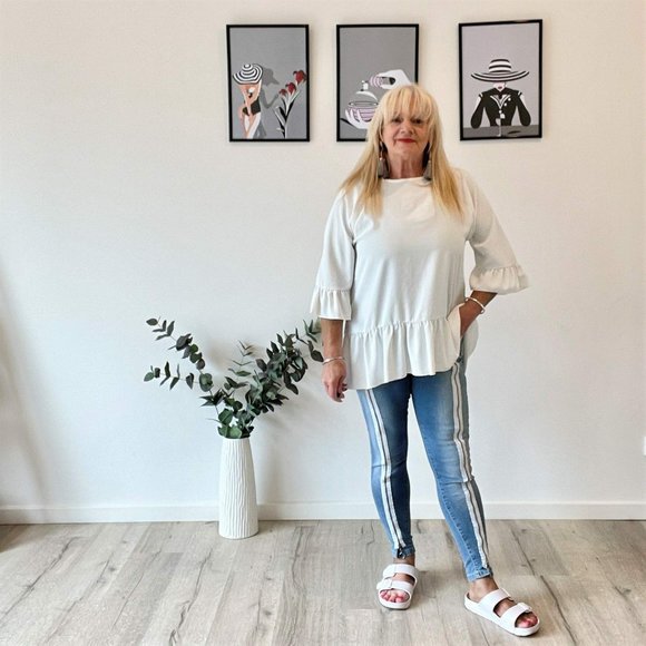 Boohoo White Frilled Top, Size 16 - Picture 2 of 3